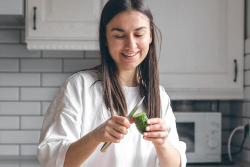 How Nature-Derived Ingredients Support Clear Skin